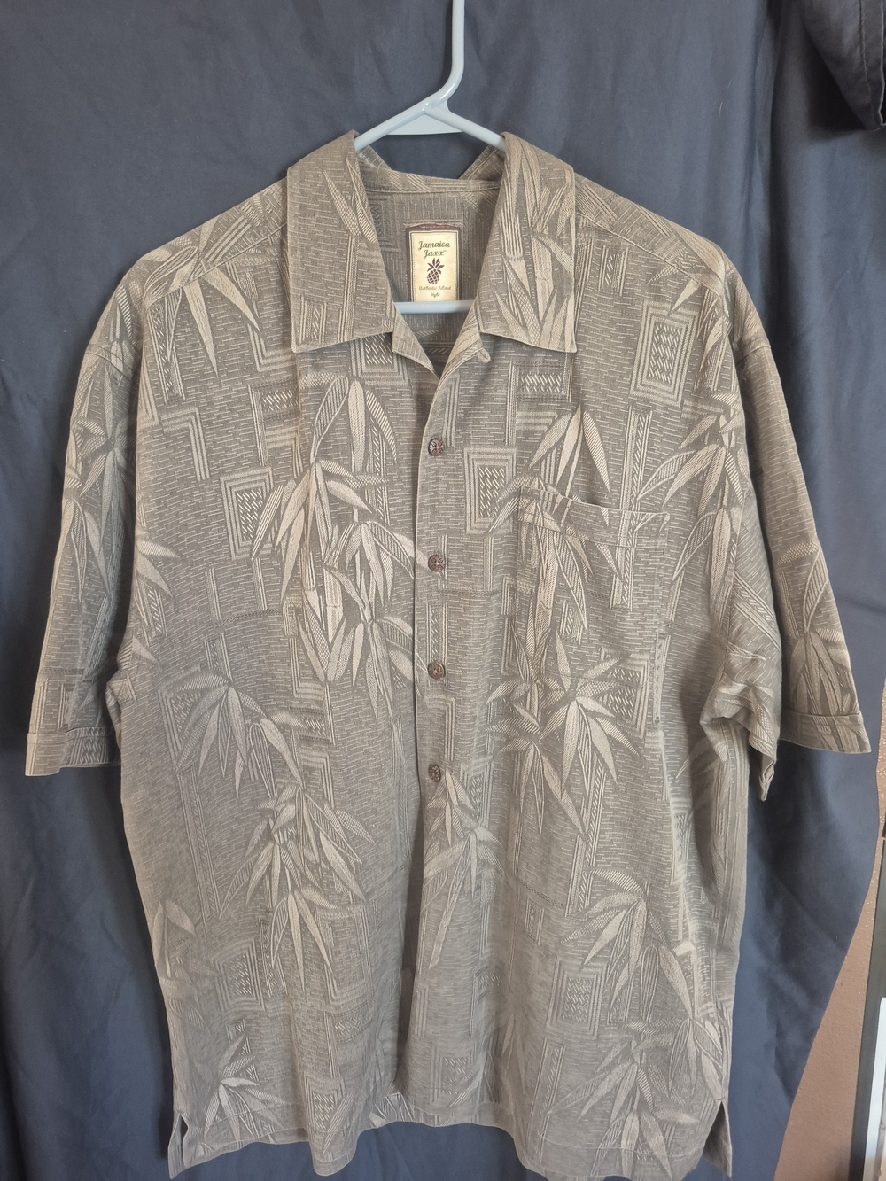 Vintage Jamaica Jaxx Men's Gray On Gray Short-Sleeve Hawaiian Shirt, Silk.